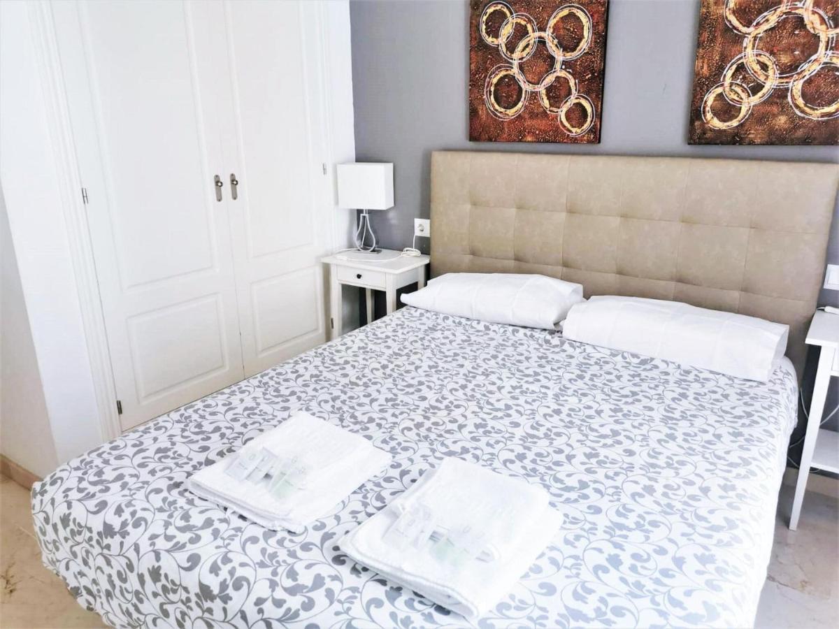 Snug Holiday Home Right In The Center Of M Laga Málaga Exteriör bild