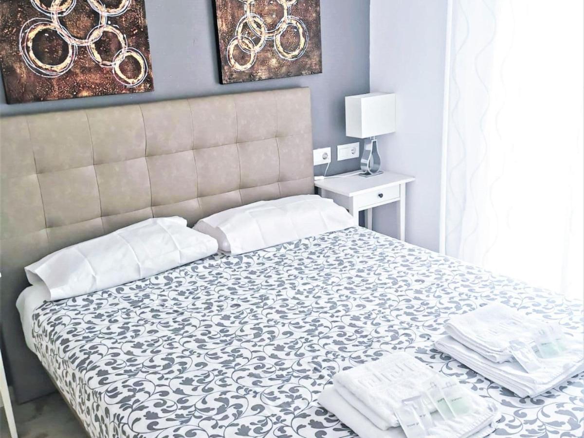 Snug Holiday Home Right In The Center Of M Laga Málaga Exteriör bild