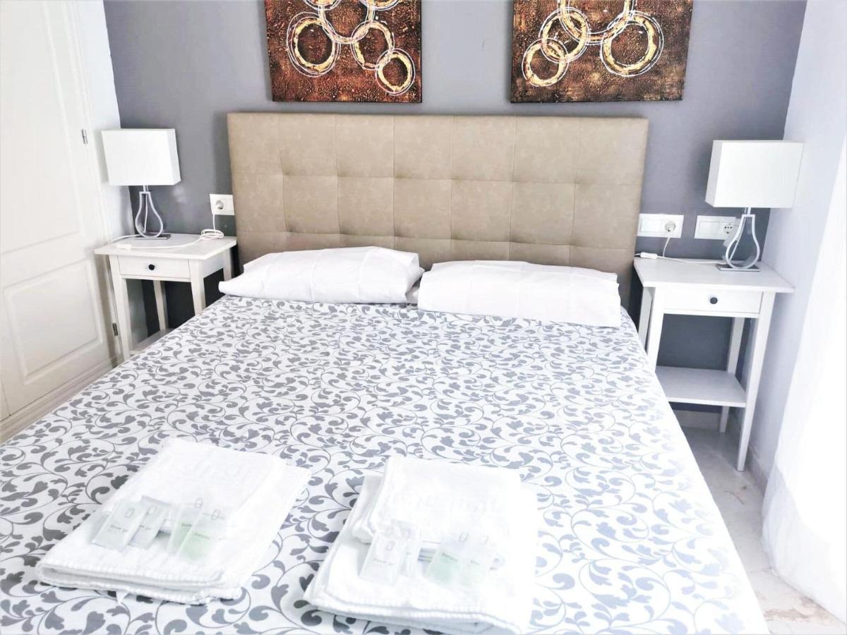 Snug Holiday Home Right In The Center Of M Laga Málaga Exteriör bild